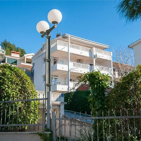 Apartment Ines Omis Exterior photo